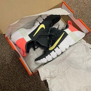 Nike Womens Metcon Sneakers